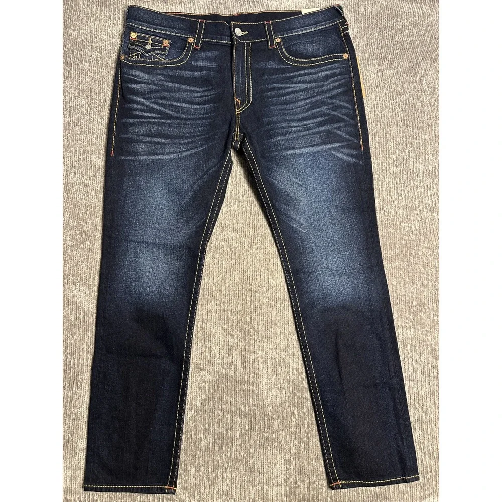 True Religion Jeans GENO Big T Flap Relaxed Slim Mens 42x32 Dark Mahogany Wash
